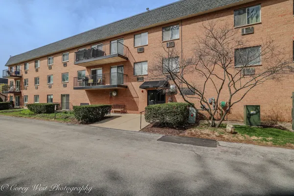 $174,900 | 1052 North Mill Street, Unit 303, Naperville, IL 60563