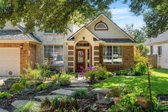$575,000 | 2021 Inverness Drive, Round Rock, TX 78681