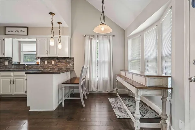 $449,000 | 312 Northwest Locust Street, Lee's Summit, MO 64064