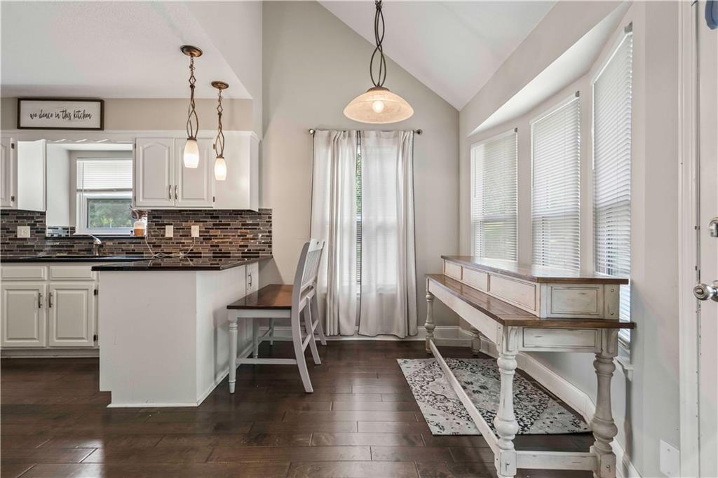 312 Northwest Locust Street Lee's Summit, MO 64064 - Photo 13 of 51