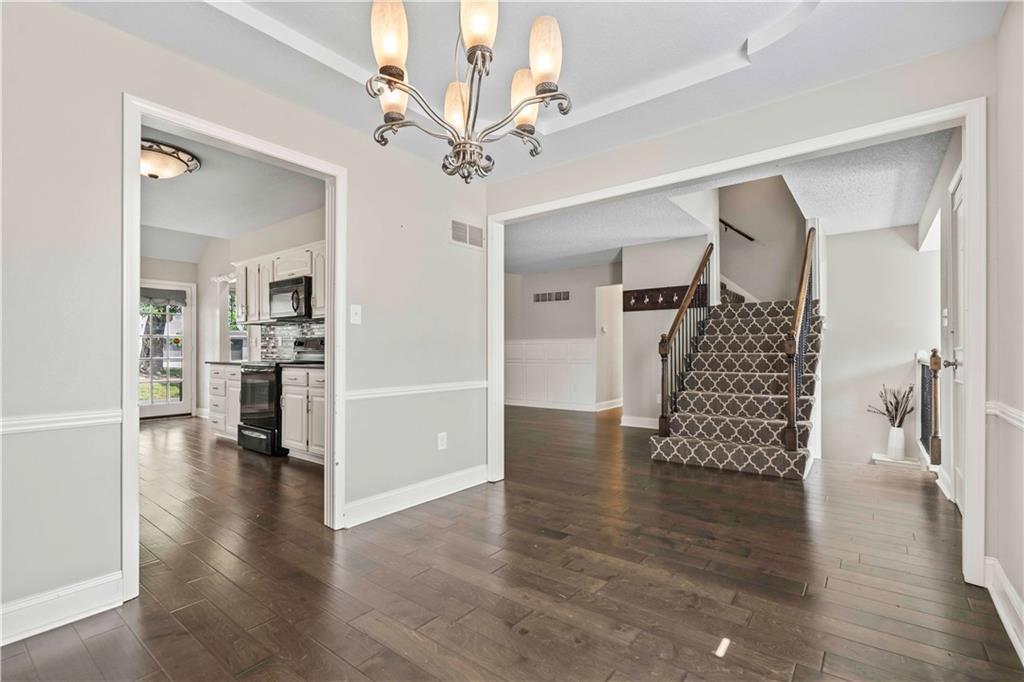 312 Northwest Locust Street Lee's Summit, MO 64064 - Photo 15 of 51