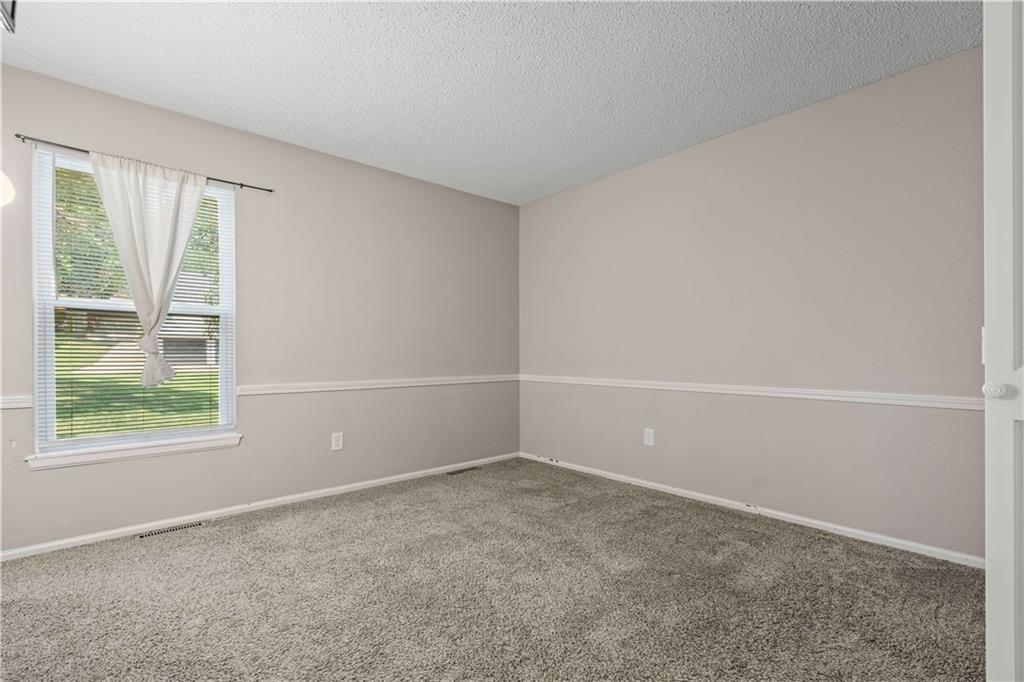 312 Northwest Locust Street Lee's Summit, MO 64064 - Photo 16 of 51