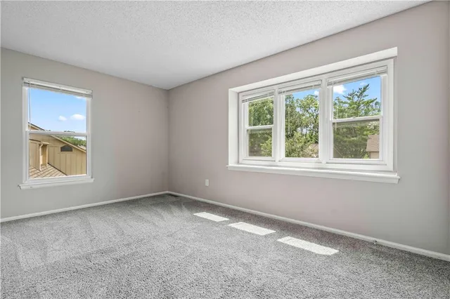 $449,000 | 312 Northwest Locust Street, Lee's Summit, MO 64064