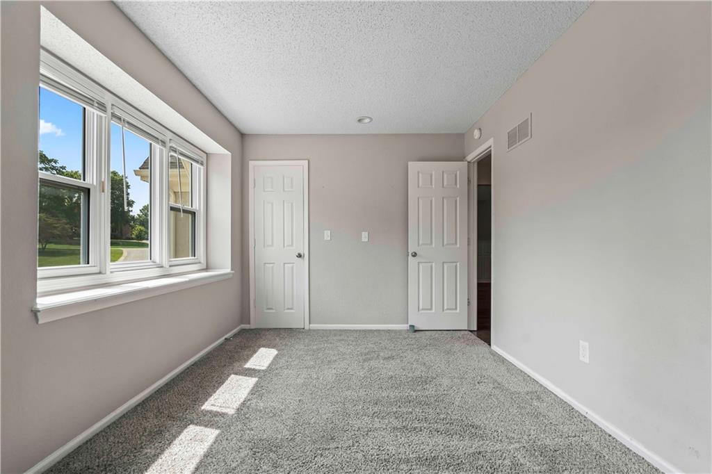 312 Northwest Locust Street Lee's Summit, MO 64064 - Photo 21 of 51