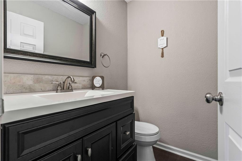 312 Northwest Locust Street Lee's Summit, MO 64064 - Photo 22 of 51