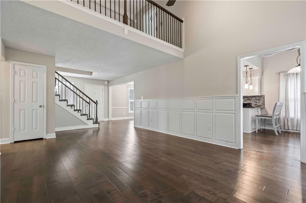 312 Northwest Locust Street Lee's Summit, MO 64064 - Photo 3 of 51