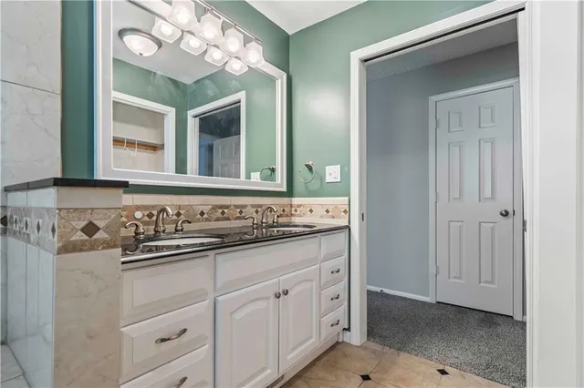 $449,000 | 312 Northwest Locust Street, Lee's Summit, MO 64064