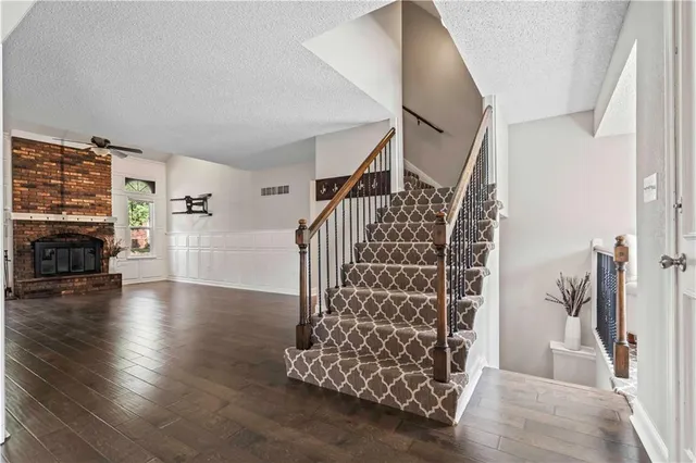 $449,000 | 312 Northwest Locust Street, Lee's Summit, MO 64064