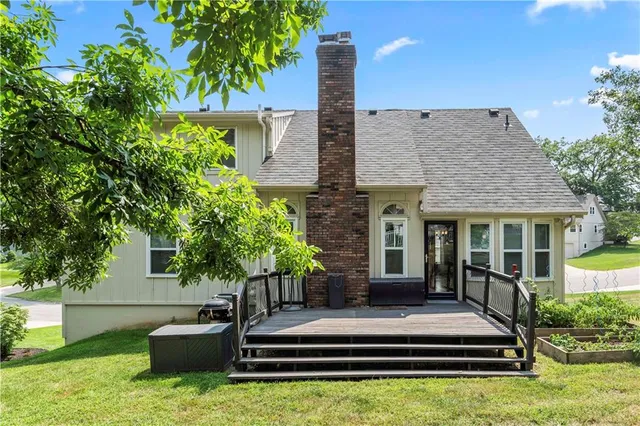 $449,000 | 312 Northwest Locust Street, Lee's Summit, MO 64064