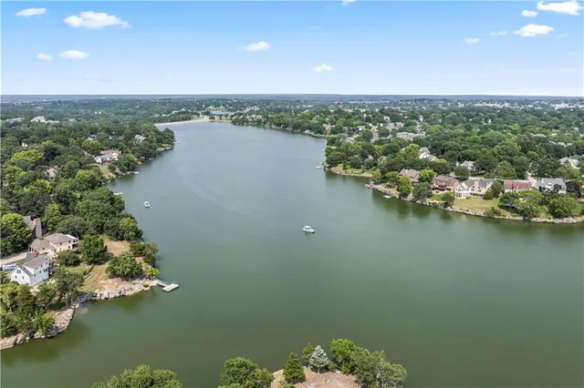 $449,000 | 312 Northwest Locust Street, Lee's Summit, MO 64064