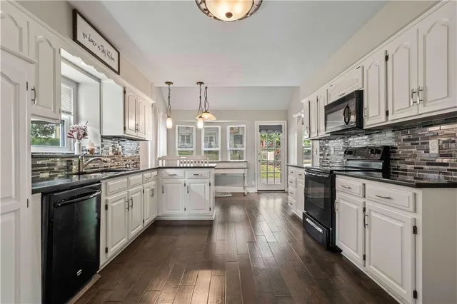 $449,000 | 312 Northwest Locust Street, Lee's Summit, MO 64064