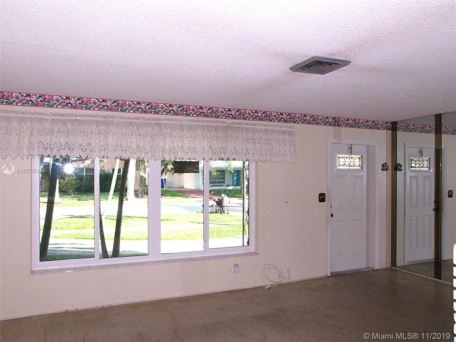 3046 Arthur Street Hollywood, FL 33021 - Photo 11 of 37 Gallery Image 11