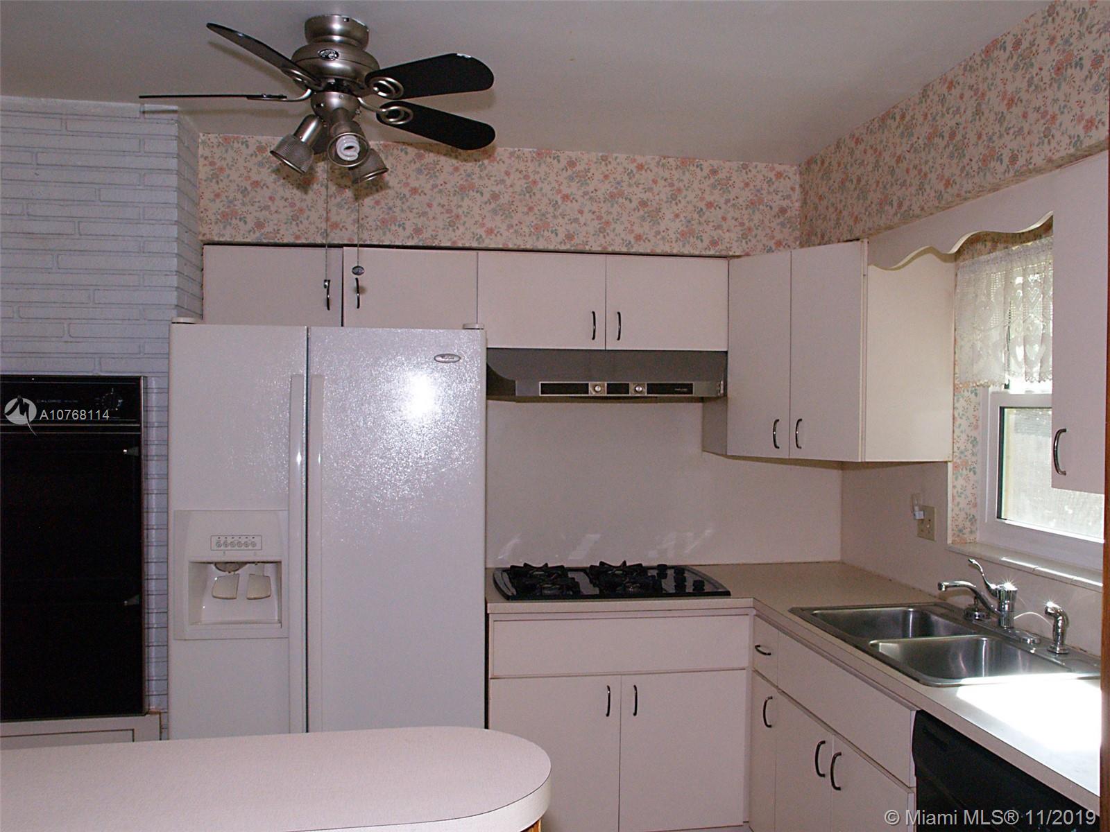 3046 Arthur Street Hollywood, FL 33021 - Photo 13 of 37 Gallery Image 13
