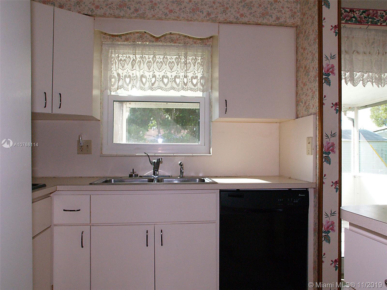 3046 Arthur Street Hollywood, FL 33021 - Photo 14 of 37 Gallery Image 14