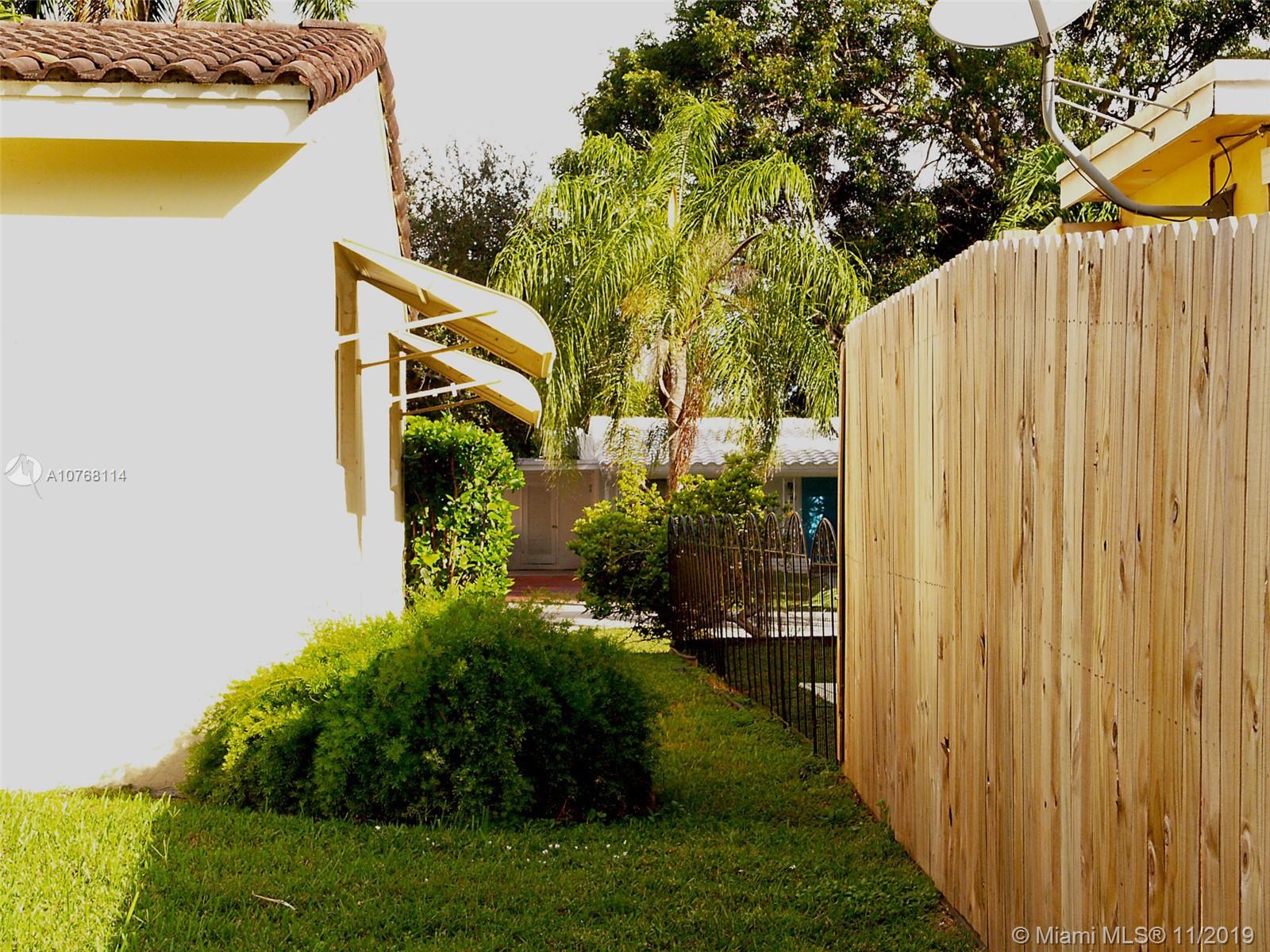 3046 Arthur Street Hollywood, FL 33021 - Photo 4 of 37 Gallery Image 4