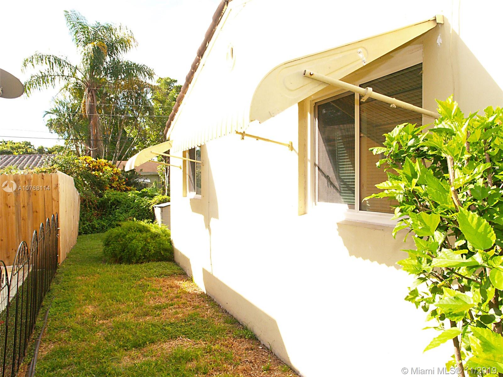 3046 Arthur Street Hollywood, FL 33021 - Photo 5 of 37 Gallery Image 5