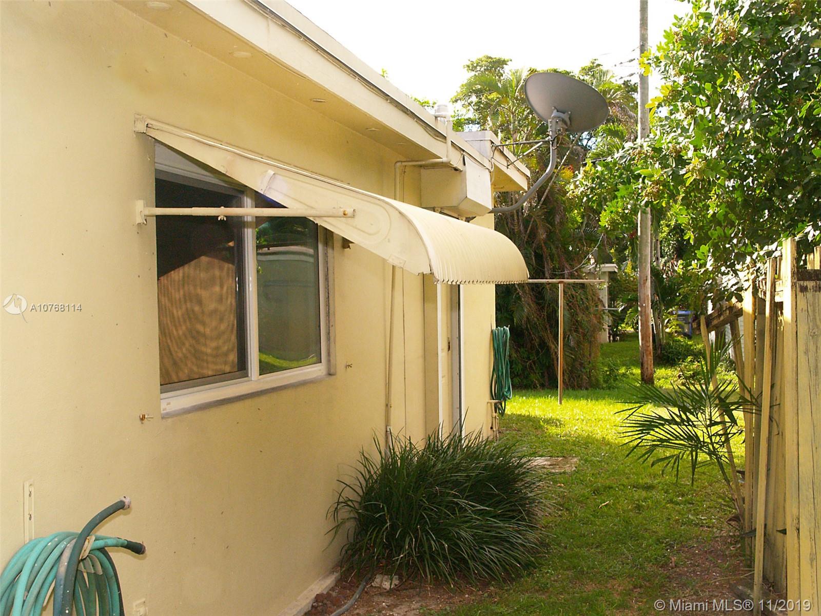 3046 Arthur Street Hollywood, FL 33021 - Photo 6 of 37 Gallery Image 6