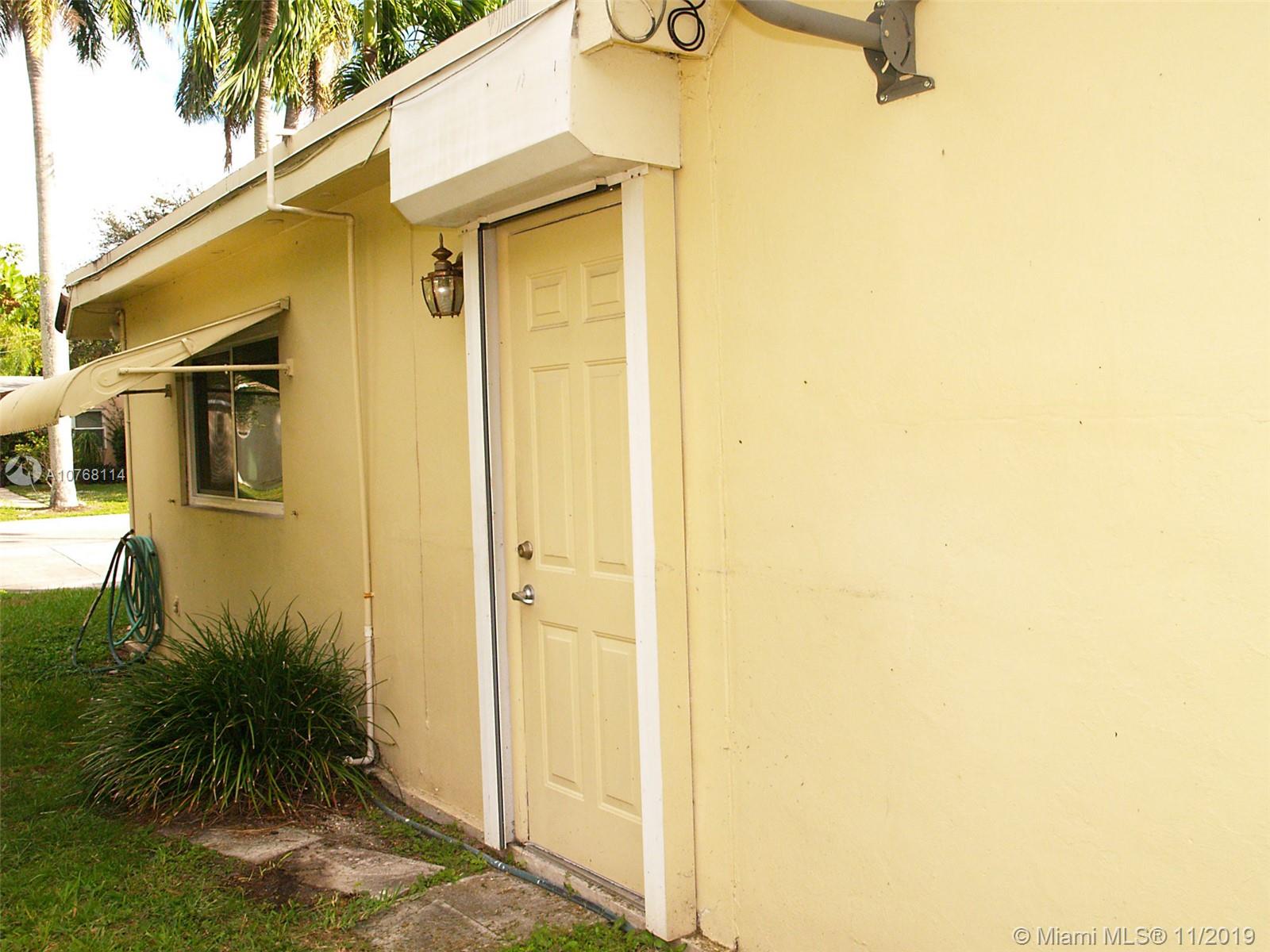 3046 Arthur Street Hollywood, FL 33021 - Photo 7 of 37 Gallery Image 7