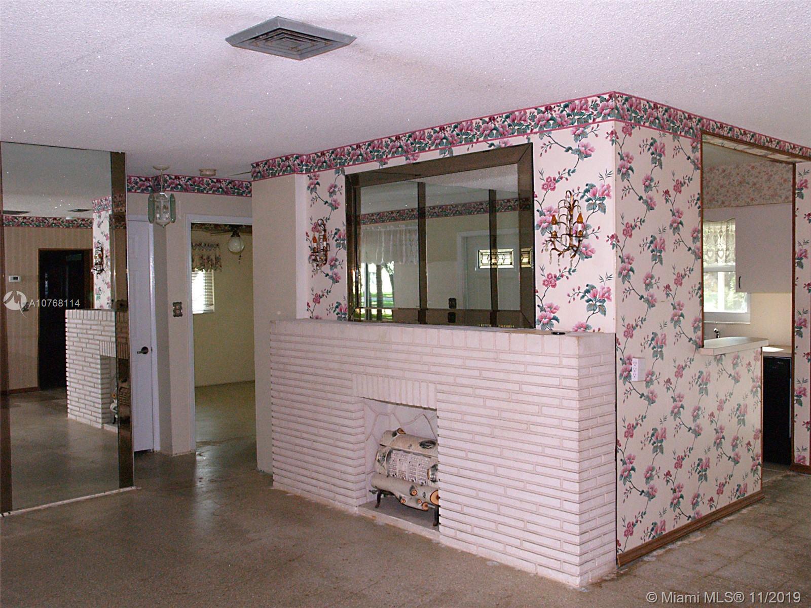 3046 Arthur Street Hollywood, FL 33021 - Photo 8 of 37 Gallery Image 8