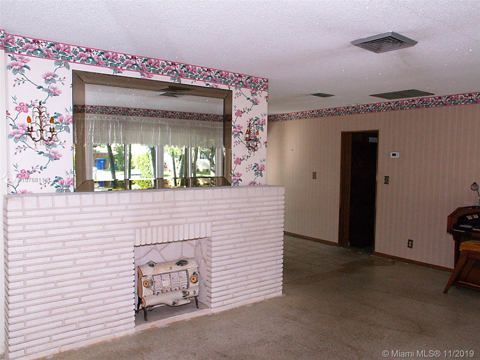 3046 Arthur Street Hollywood, FL 33021 - Photo 9 of 37 Gallery Image 9