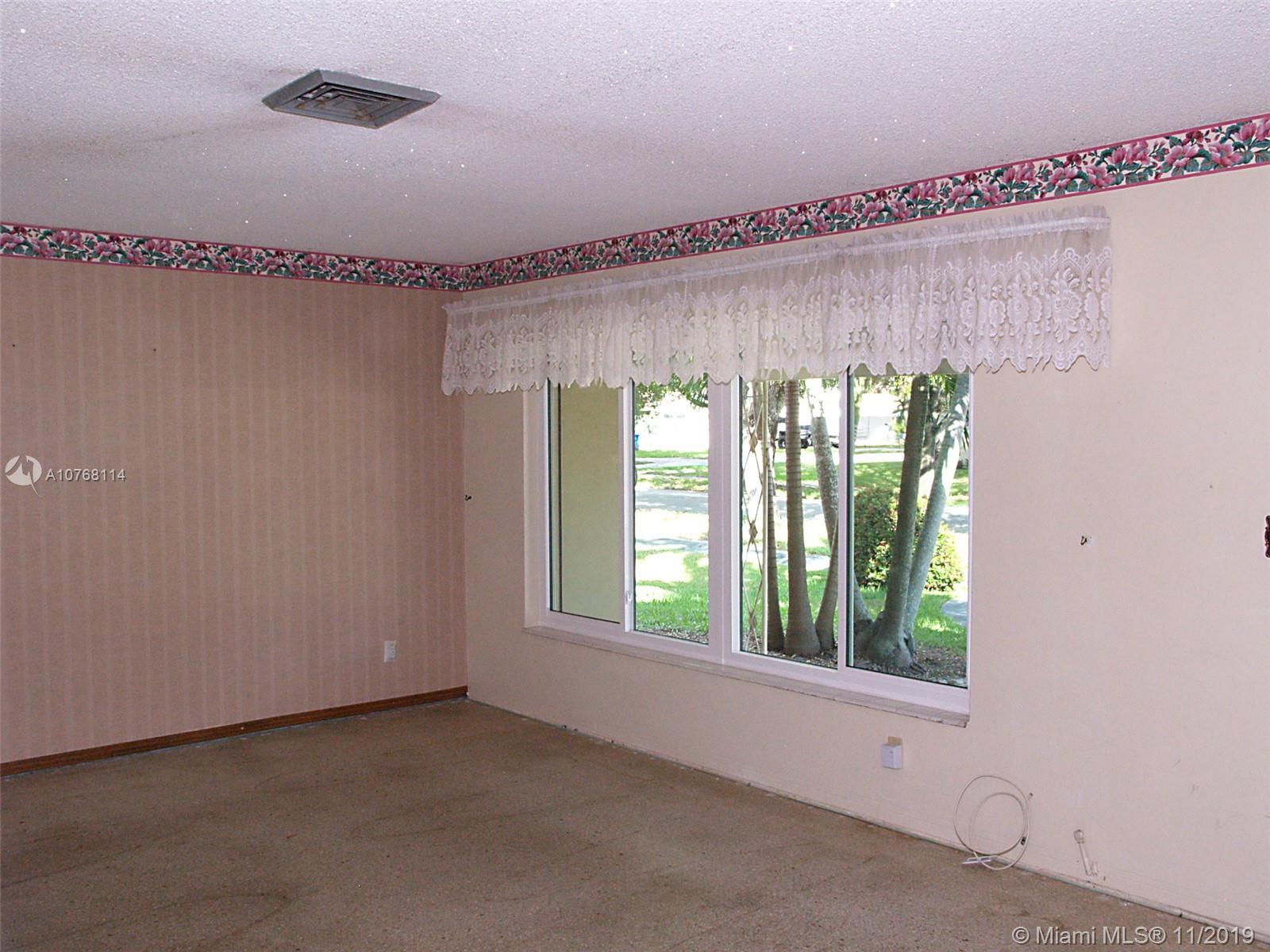 3046 Arthur Street Hollywood, FL 33021 - Photo 10 of 37 Gallery Image 10