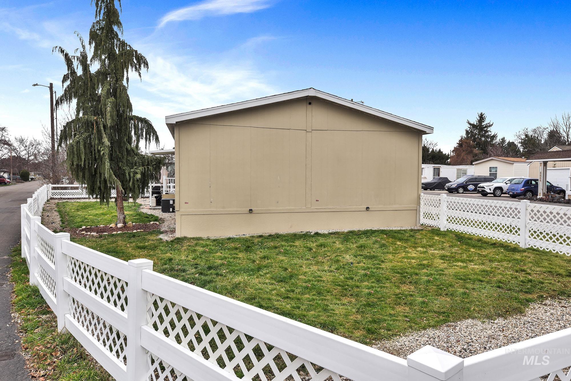 8483 West Irving Lane Boise, ID 83704 - Photo 32 of 40 View of property exterior