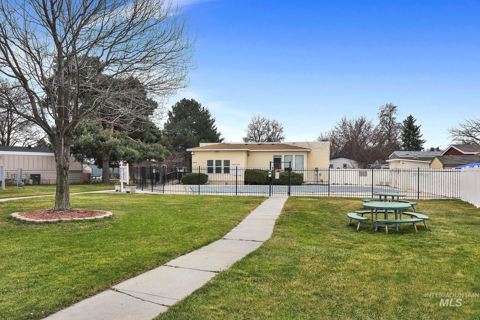 8483 West Irving Lane Boise, ID 83704 - Photo 39 of 40 Back of property
