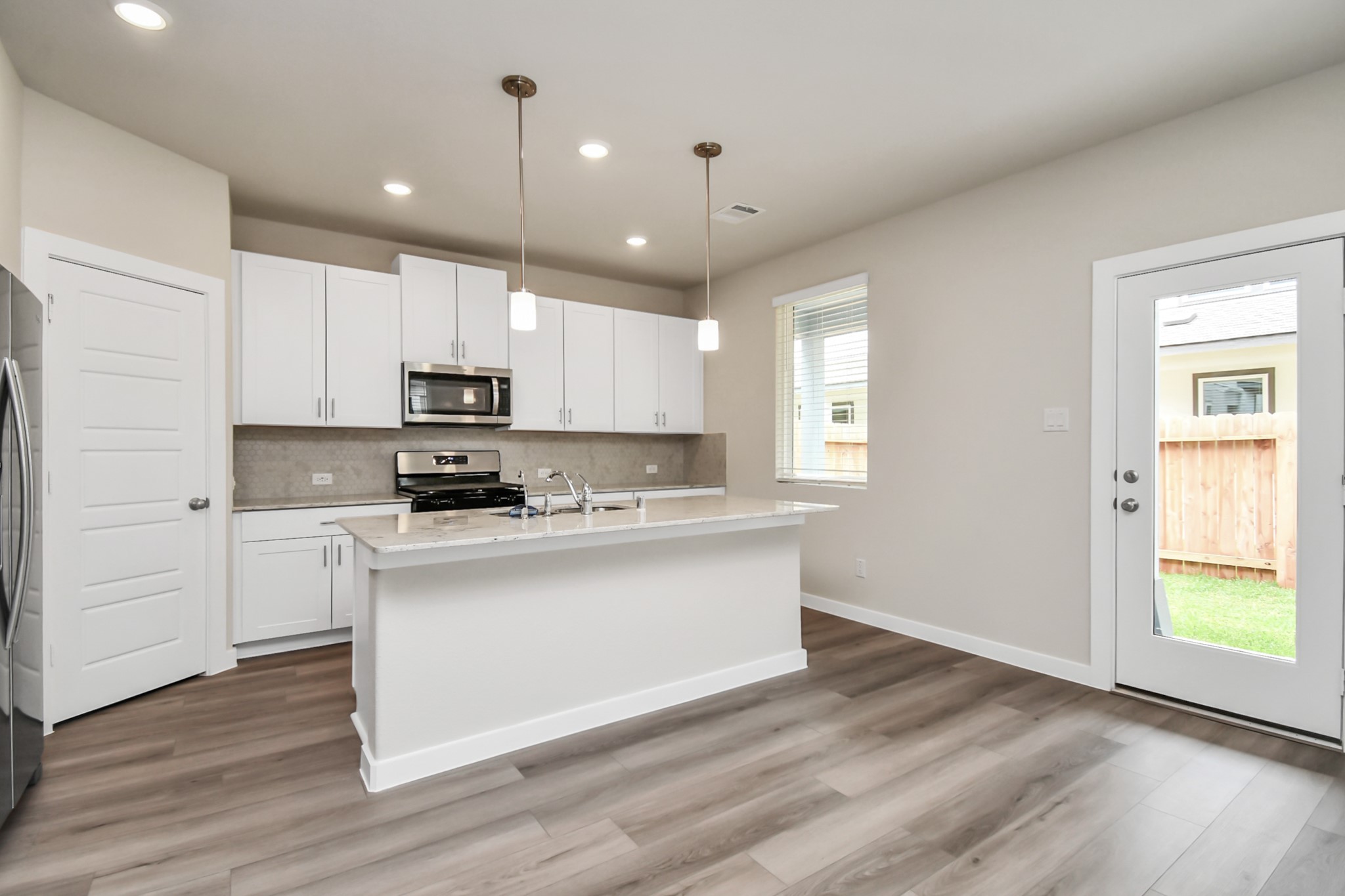 8408 Rising Stream Drive Houston, TX 77063 - Photo 16 of 39