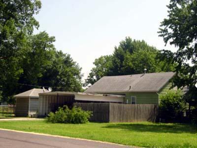 1633 West Scott Street Springfield, MO 65802 - Photo 1 of 1 Primary Photo