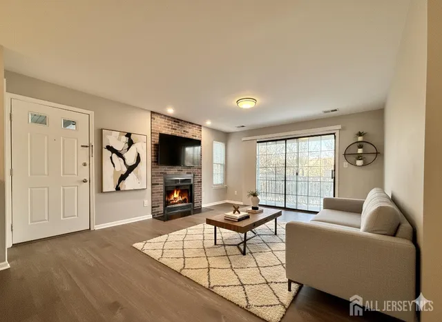 $2,100 | 263 Crosspointe Drive, East Brunswick, NJ 08816