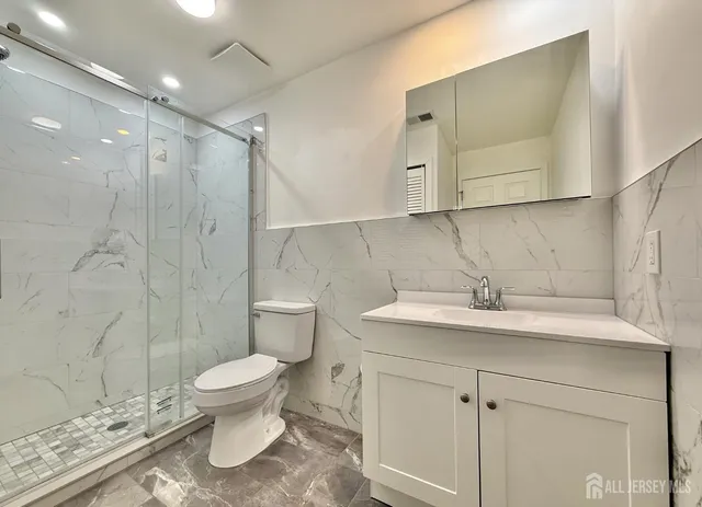 $2,100 | 263 Crosspointe Drive, East Brunswick, NJ 08816