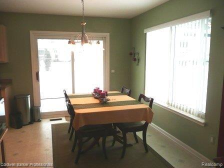 4355 Budd Road Waterford, MI 48329 - Photo 6 of 18 5Dining Area