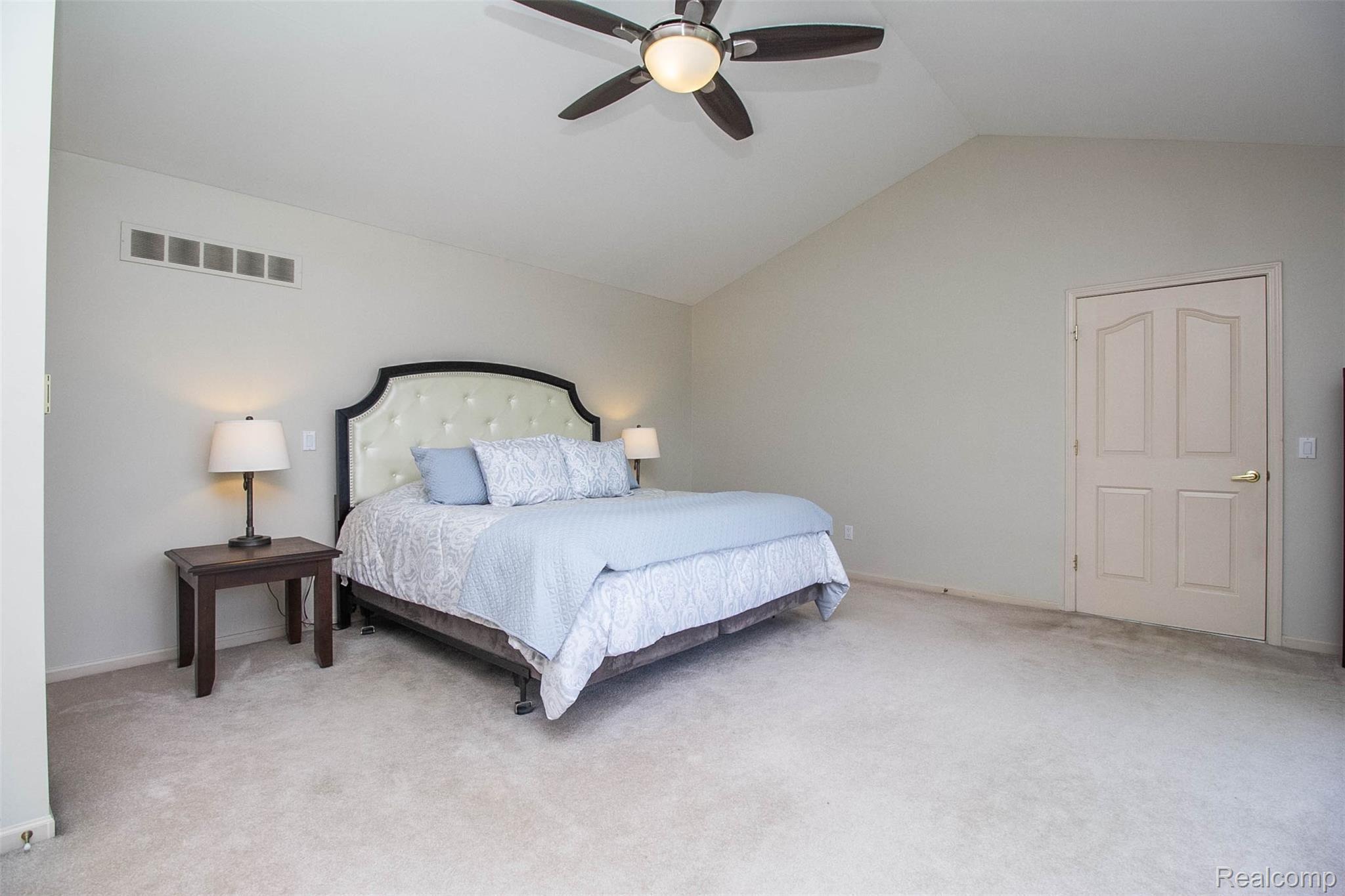 810 Loggers Circle Rochester, MI 48307 - Photo 38 of 73 30.jpg