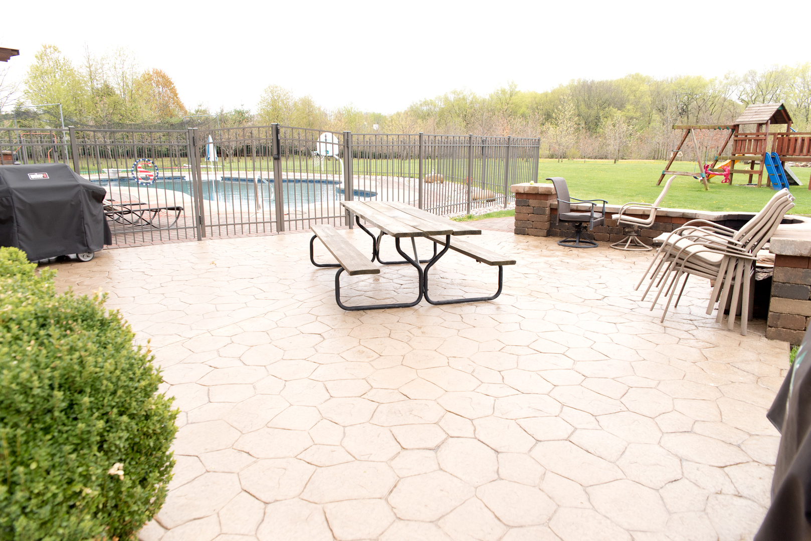 3773 Spring Run Lane Morris, IL 60450 - Photo 40 of 49 a view of a terrace with furniture
