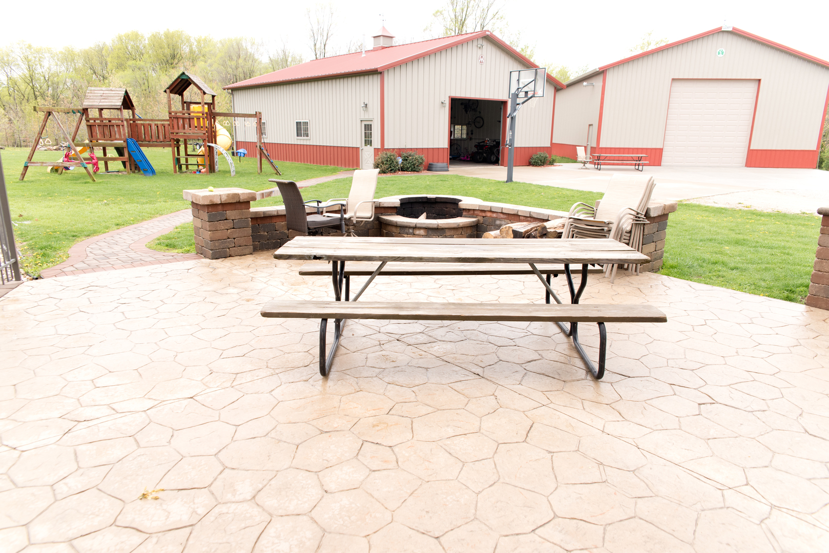 3773 Spring Run Lane Morris, IL 60450 - Photo 44 of 49 a view of a patio with a table and chairs