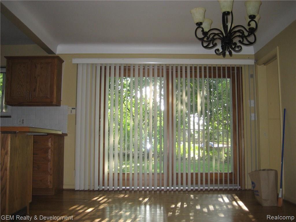 28420 Brandywine Road Farmington, MI 48334 - Photo 8 of 18