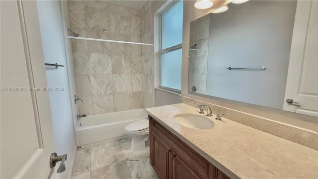 $3,990 | 210 Southwest 9th Street, Unit 210, Fort Lauderdale, FL 33315