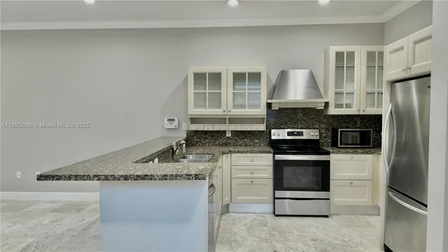 $3,990 | 210 Southwest 9th Street, Unit 210, Fort Lauderdale, FL 33315