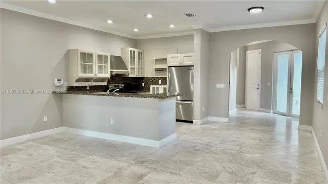 $3,990 | 210 Southwest 9th Street, Unit 210, Fort Lauderdale, FL 33315