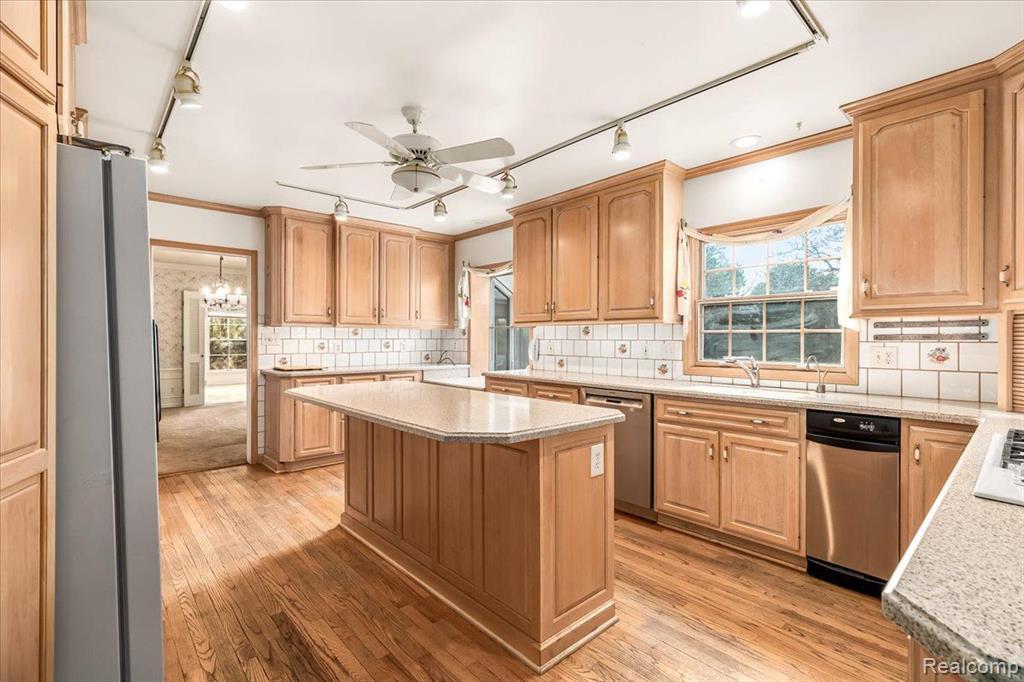 125 Stephens Road Grosse Pointe Farms, MI 48236 - Photo 9 of 50