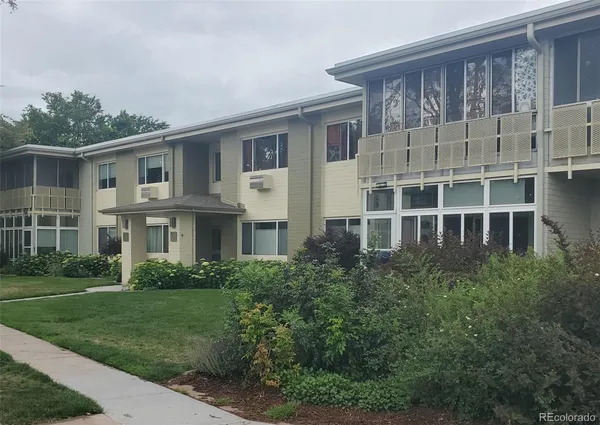 $200,000 | 725 South Clinton Street, Unit 11A, Denver, CO 80247