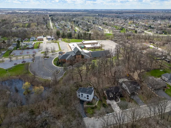 $499,900 | 324 Gina Drive, New Lenox, IL 60451