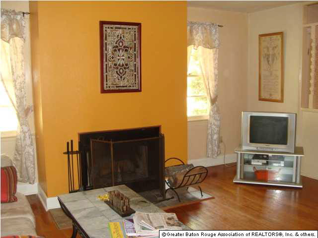 8984 Meadowood Street Baton Rouge, LA 70815 - Photo 3 of 20 Gallery Image 3