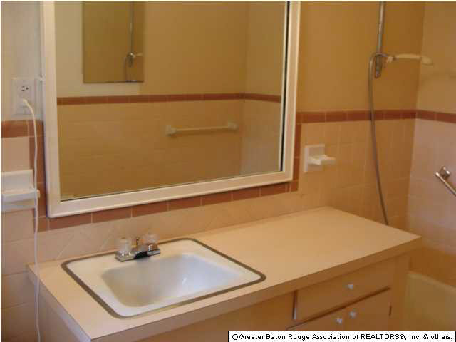 8984 Meadowood Street Baton Rouge, LA 70815 - Photo 10 of 20 Gallery Image 10