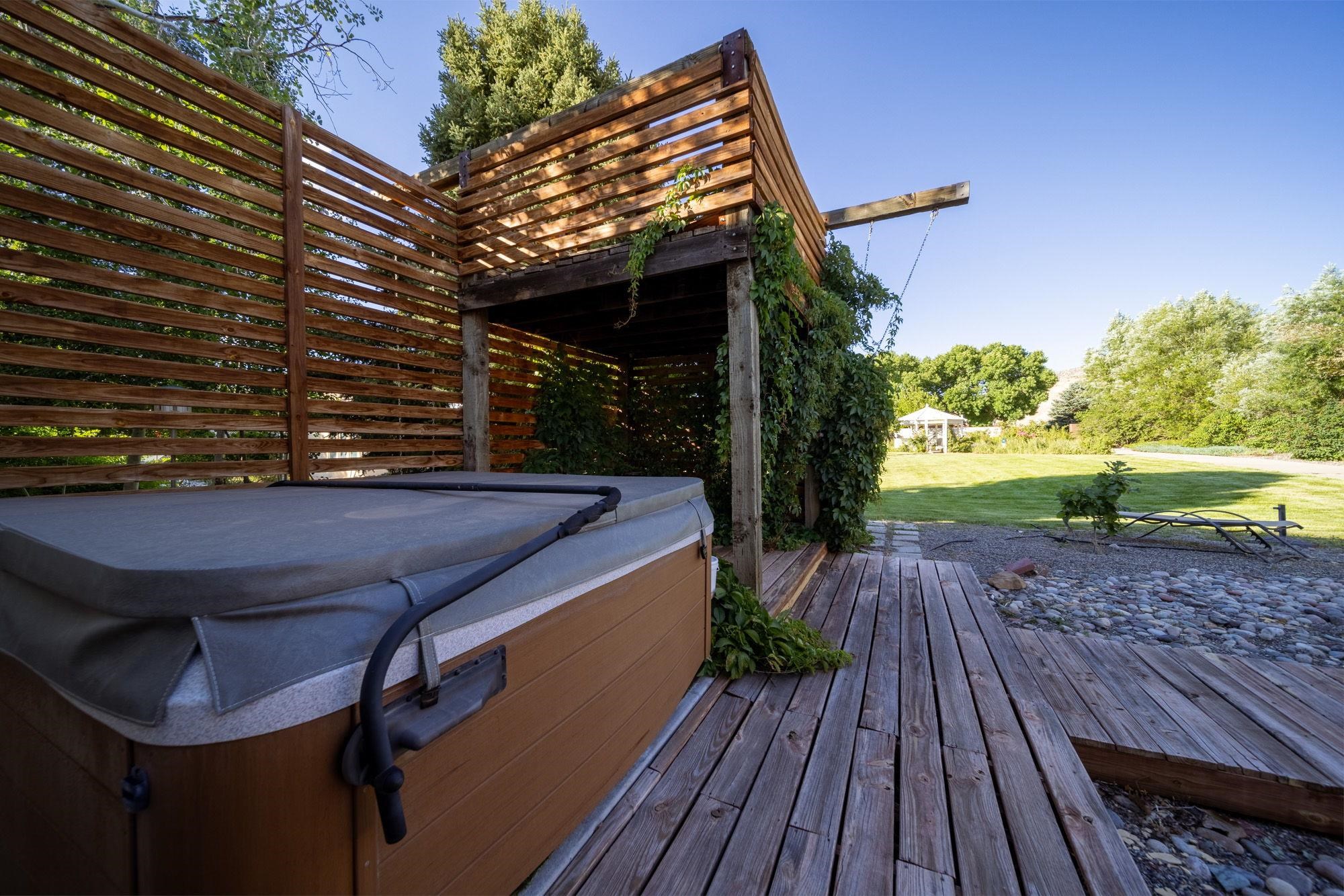 623 Sobre El Rio Drive Palisade, CO 81526 - Photo 26 of 28 a view of a backyard with sitting area