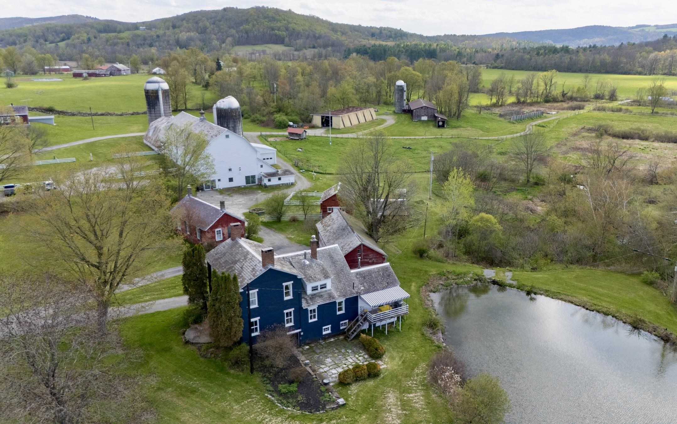 1333 Highway 153 Pawlet, VT 05775 - Photo 4 of 59