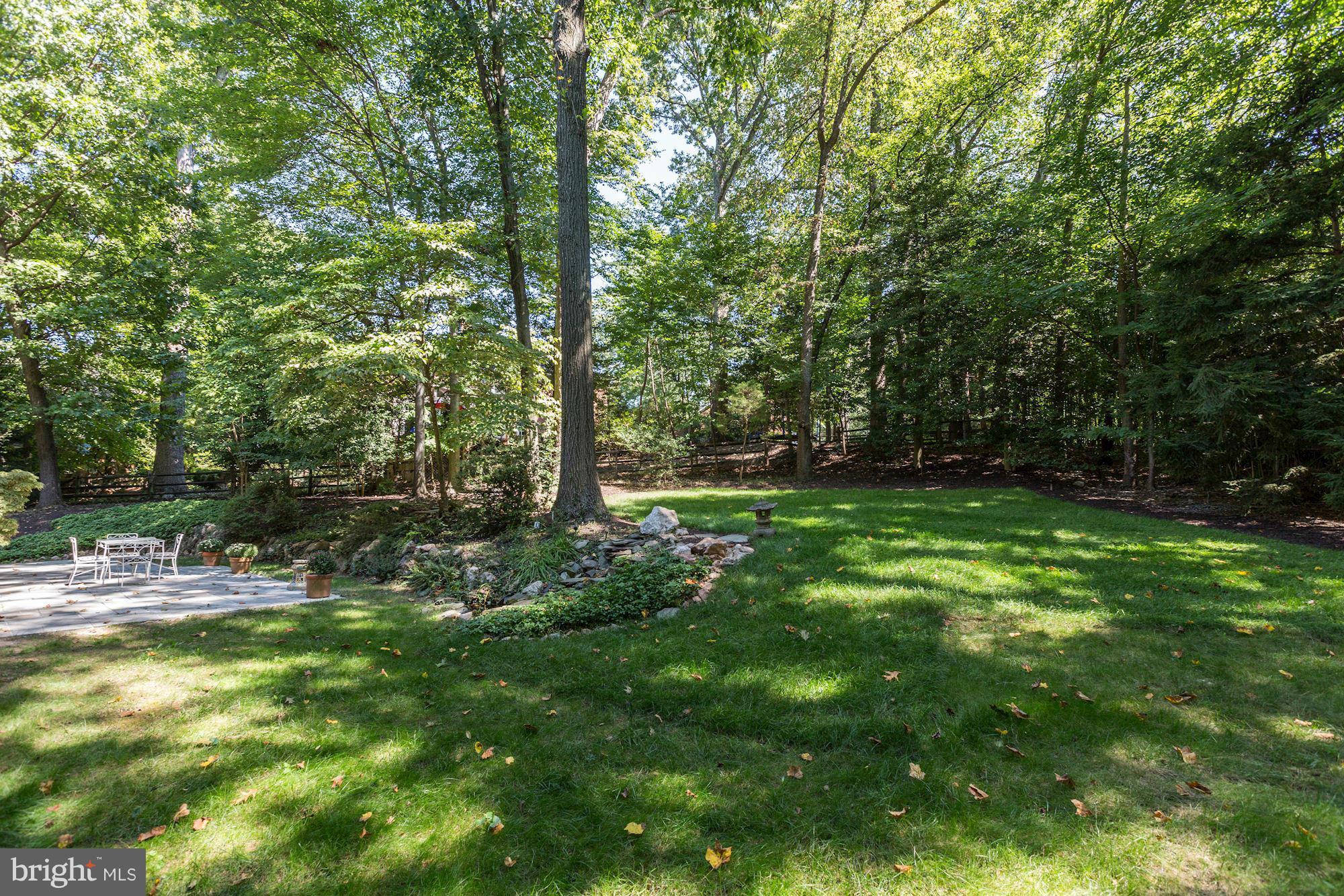 11805 Hunting Ridge Court Potomac, MD 20854 - Photo 26 of 30 Yard & Patio