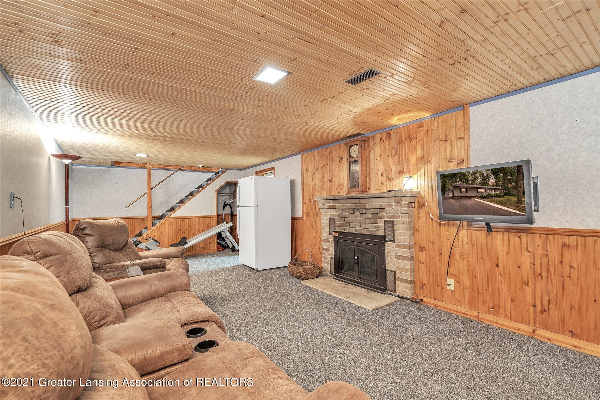 2821 North Aurelius Road Lansing, MI 48910 - Photo 31 of 48 31-2821 Aurelius Rd-Windowstill-Real-Est