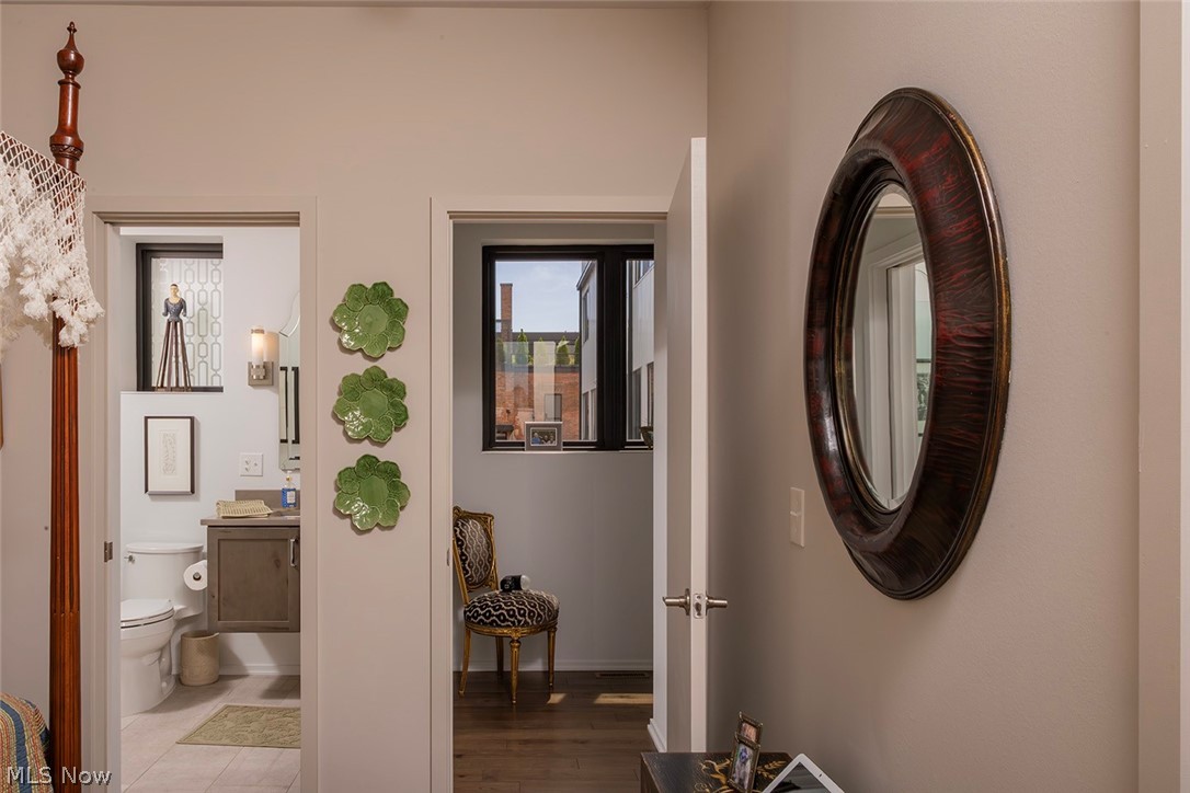 2315 Scranton Road Cleveland, OH 44113 - Photo 31 of 49
