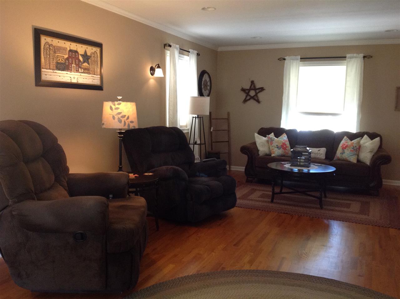 413 Old Bridge Road Grand Blanc, MI 48439 - Photo 12 of 49 Some many arrangments...